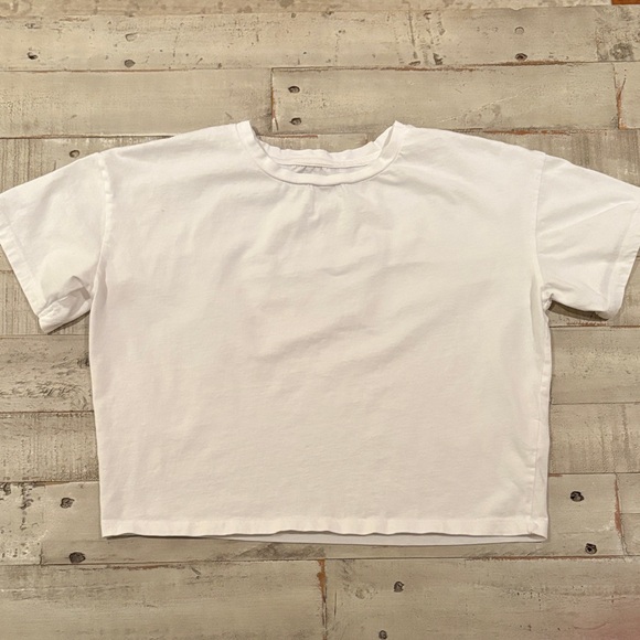 Isa & Ella Tops - Isa & Ella White Cropped T-Shirt